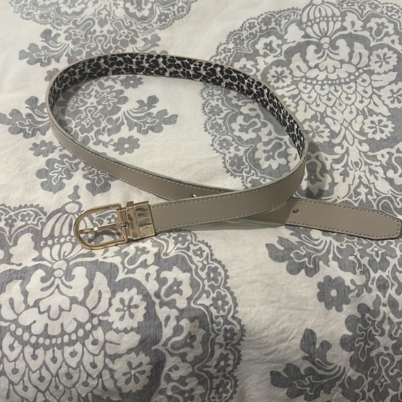 C Wonder Women’s Reversible Belt - Picture 2 of 2